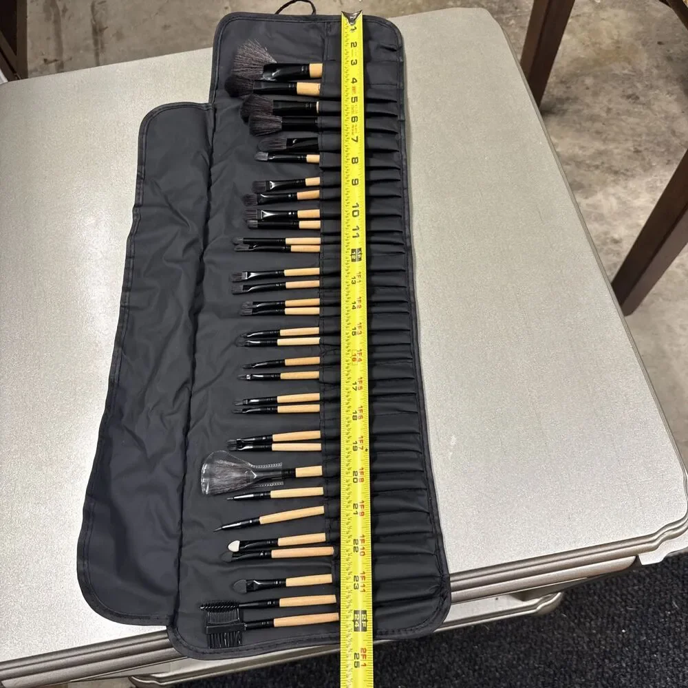 32 Piece Makeup Brush Set With Carrying Case